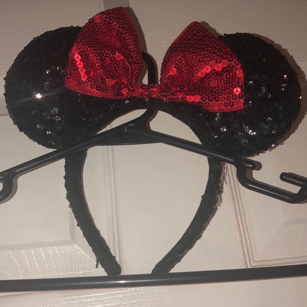 DISNEY minnie mouse ears